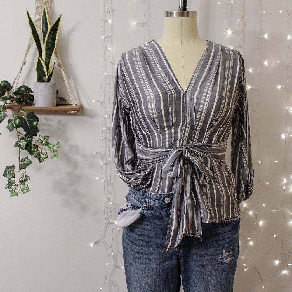 🅢🅐🅛🅔 Max Studio Striped Top - Picture 2 of 14